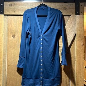 Long v-neck cardigan sweater